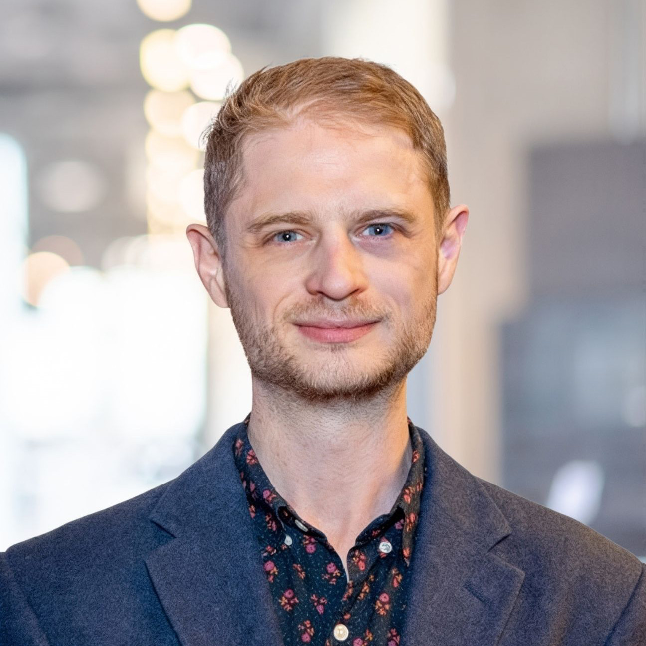 Julian Gilson Julian Gilson - Innovative AI Solutions in Professional Services